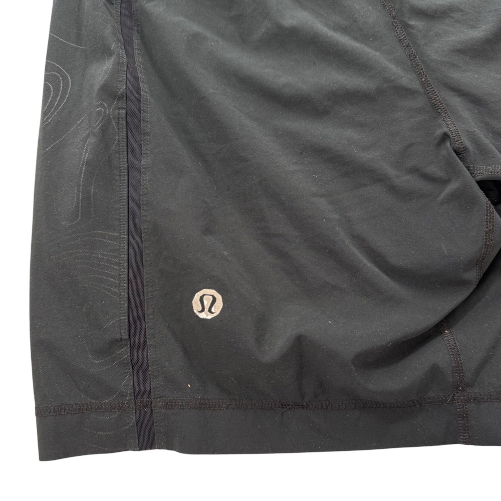 Lululemon Pace Breaker Shorts Men Sm Black Lined 7" Topo Print Side Panels - Picture 5 of 10